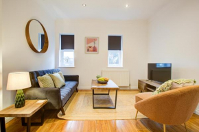 Beautiful Two Bedroom Apartment with Free Parking!, Romford